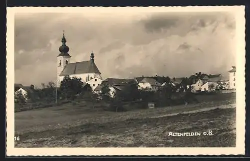 AK Altenfelden /O. Ö., Blick zum Ort mit Kirche