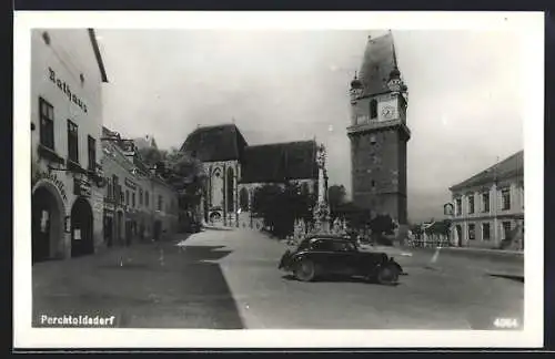 AK Perchtoldsdorf, Strassenpartie mit Rathaus