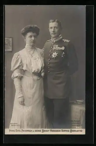 AK Prinz Eitel Friedrich von Preussen mit Braut Herzogin Sophie Charlotte