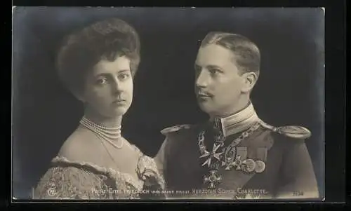 AK Prinz Eitel Friedrich in Uniform mit Braut im Abendkleid