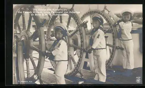 AK Kinder des Kronprinzen Wilhelm, Louis, Ferdinand und Hubertus an Bord der S.M.S. Hohenzollern