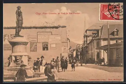 AK Gap, Place Grenette, au fond la Rue Pasteur