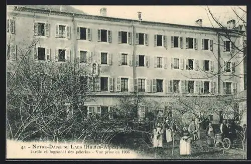 AK Notre-Dame du Laus, Jardin et logement des pélerins, vue prise en 1903