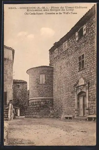 AK Gourdon /A.-M., Place du Vieux Chateau