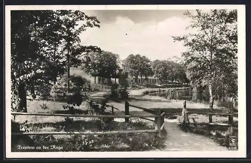 AK Treptow an der Rega, Blick vom Weg zum Ort