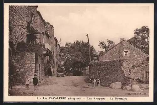 AK La Cavalerie /Aveyron, Les Remparts, Le Pourtalou