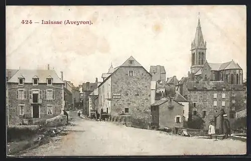 AK Laissac /Aveyron, Une rue, Strassenpartie