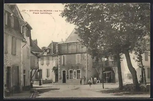 AK Salies-de-Béarn, La Poste, Place Latrompe