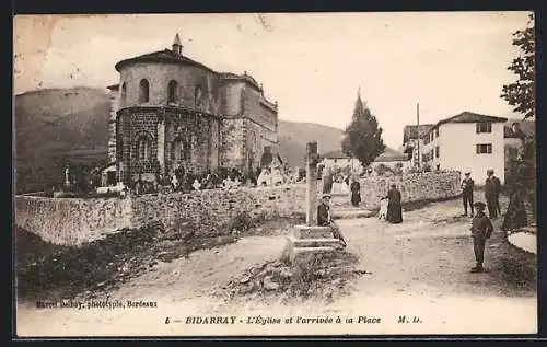 AK Bidarray, L`église et l`arrivée à la Place