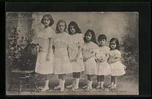 AK Kindergruppenbild Erbgrossherzogin Maria Adelhaid & die Prinzessinnen Charlotte, hilda, Antonia & Sophie