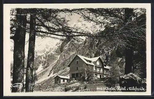 AK Ailefroide, Chalet-Hotel unter Bäumen