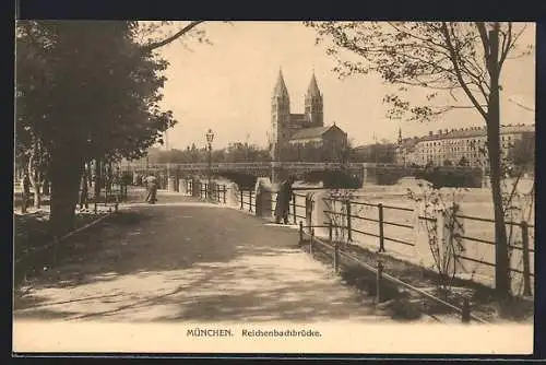 AK München, Reichenbachbrücke mit Passanten