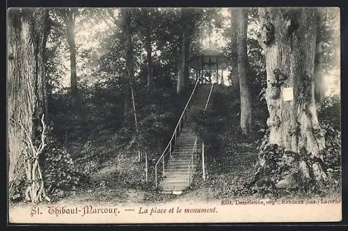 AK Melreux-Hotton, St. Thibaut-Marcoun, La place et le monument