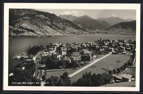 AK Zell am See, Ortsansicht aus der Vogelschau gegen die Tauern