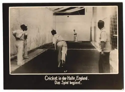 Fotografie England, Cricket in der Halle, Spielbeginn