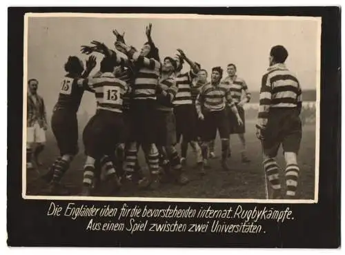 Fotografie Rugby, zwei englische Universitätsmannschaften spielen gegeneinander