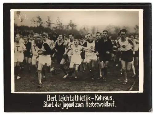 Fotografie Berlin, Leichtathletik-Kehraus, Start der Jugend zum Herbstwaldlauf