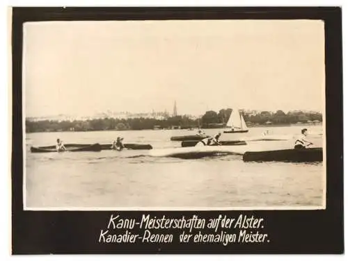 Fotografie unbekannter Fotograf, Ansicht Hamburg, Kanu-Meisterschaft auf der Alster, Kanadier Rennen ehemaliger Meister