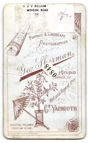 Fotografie G. Sherman, GT. Yarmouth, Nelson & Regent Rd., Zwei Jungen in eleganter Kleidung