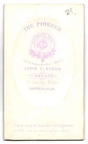 Fotografie J. Clayson, Nottingham, Long Row 17, Porträt einer älteren Dame