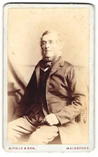 Fotografie M. Field & Son, Maidstone, Sandling Road, Porträt eines älteren Herrn