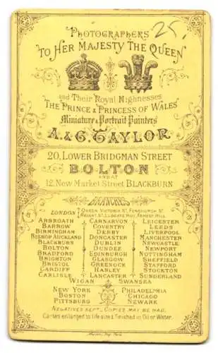 Fotografie A. & G. Taylor, Bolton, Lower Bridgman Street 20, Porträt eines Herrn mit prächtigem Backenbart