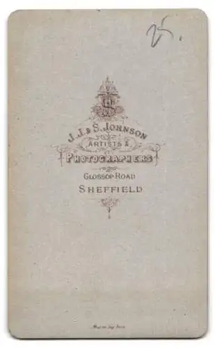 Fotografie J.J. & S. Johnson, Sheffield, Glossop Road, Portrait eines ernst dreinblickenden Herrn