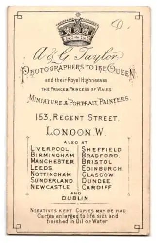 Fotografie A & G Taylor, London, 153 Regent Street, Porträt einer Dame