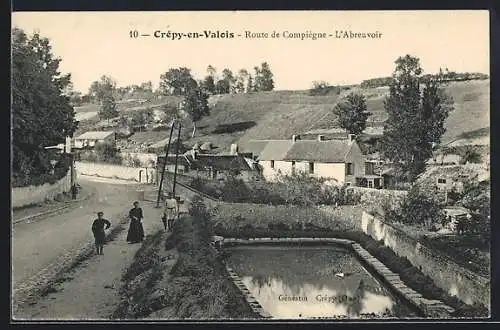 AK Crépy-en-Valois, Route de Compiègne, L`Abreuvoir