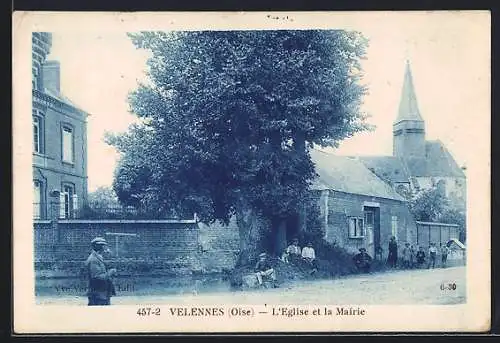 AK Velennes /Oise, L`Eglise et la Mairie