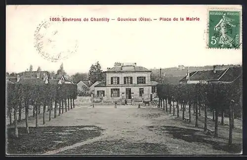 AK Gouvieux /Chantilly, Place de la Mairie