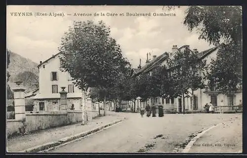 AK Veynes, Avenue de la Gare et Boulevard Gambetta