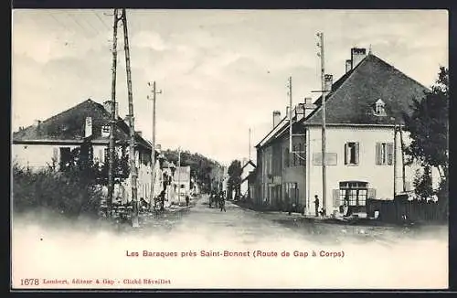 AK Les Baraques près Saint-Bonnet, Strassenpartie im Ort