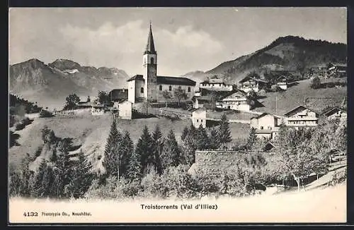 AK Troistorrents /Val d`Illiez, Blick auf die Ortschaft mit einer Kirche