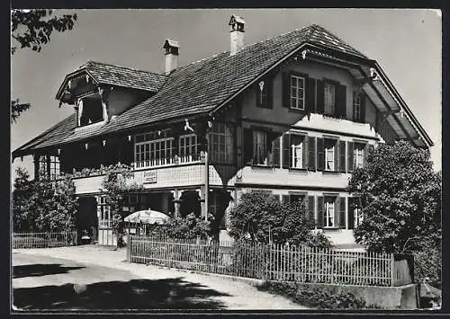 AK Homberg bei Thun, Hotel zur Post Stähli-Stucki, von der Strasse gesehen