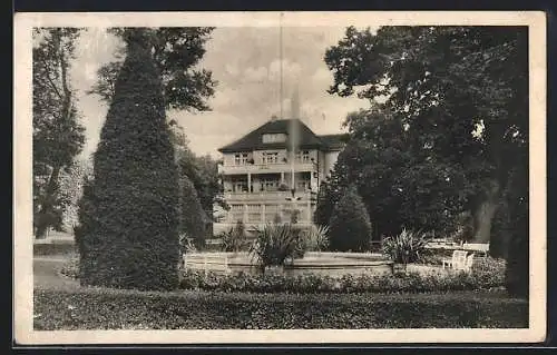 AK Bad Pyrmont, Villa Schlossblick mit Fontäne