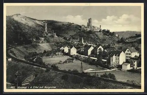 AK Monreal /Eifel, Ortsansicht mit Burgruine aus der Vogelschau