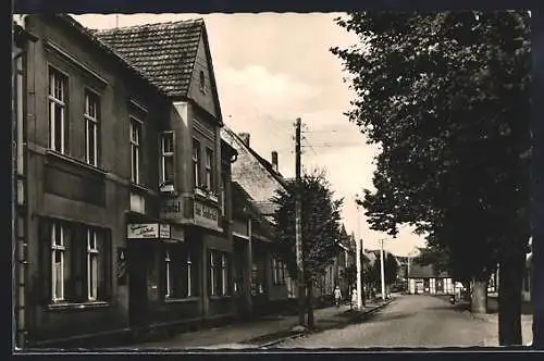 AK Jerichow /Genthin, Karl-Liebknecht-Strasse mit Hotel