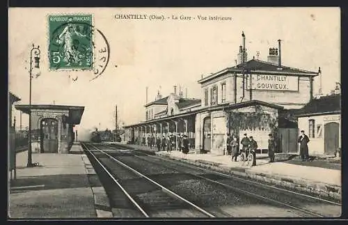 AK Chantilly /Oise, La Gare, Vue intérieure