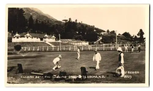 12 Fotografien unbekannter Fotograf, Ansicht Te Aroha / Neuseeland, Hotel Hazlewood, Hotel Ninemoa, Hot Springs Hotel