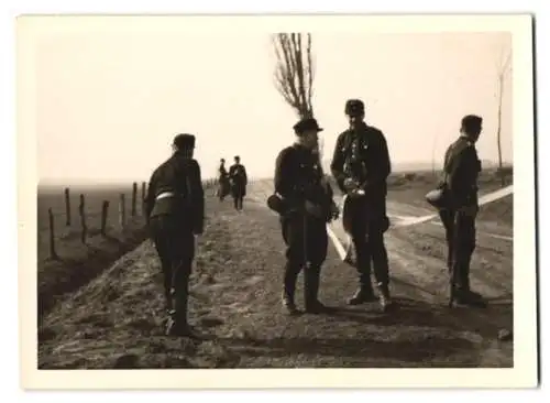 15 Fotografien unbekannter Fotograf, Ansicht Bemerode, Feuerwehr mit Einsatzfahrzeug & Pumpe am Pappelteich