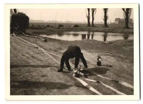 15 Fotografien unbekannter Fotograf, Ansicht Bemerode, Feuerwehr mit Einsatzfahrzeug & Pumpe am Pappelteich