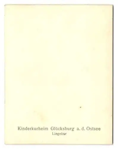 22 Fotografien Ansicht Glücksburg, Kinderkurheim Glücksburg a. d. Ostsee, Kinder im Bestrahlungszimmer, Strandkörbe