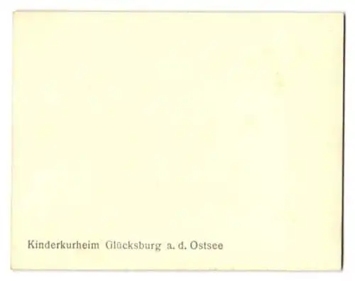 22 Fotografien Ansicht Glücksburg, Kinderkurheim Glücksburg a. d. Ostsee, Kinder im Bestrahlungszimmer, Strandkörbe