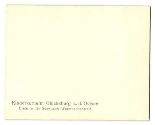 22 Fotografien Ansicht Glücksburg, Kinderkurheim Glücksburg a. d. Ostsee, Kinder im Bestrahlungszimmer, Strandkörbe