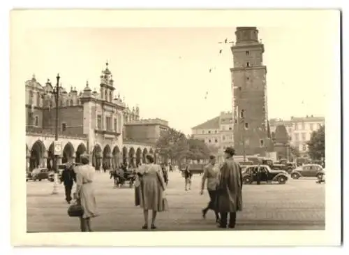 4 Fotografien Ansicht Krakau, Heilig-Kreuz Kirche, Strassnepartie mit Wachhaus, Hauptmarkt