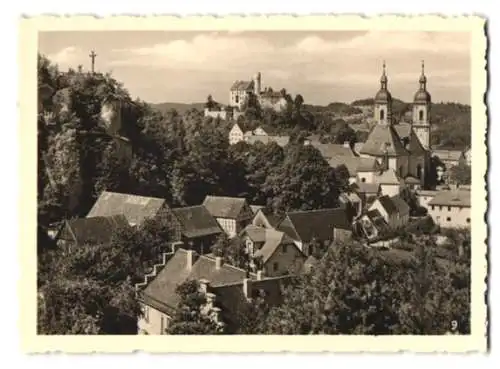 Fotografie unbekannter Fotograf, Ansicht Gössweinstein, Ortsansicht mit Burg und Kirche