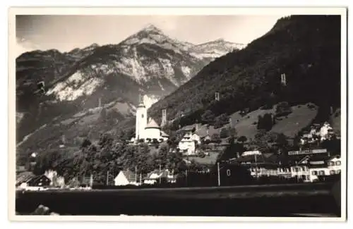 Fotografie unbekannter Fotograf, Ansicht Flüelen, Ortsansicht mit Hotel Gotthard