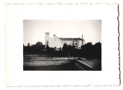 Fotografie unbekannter Fotograf, Ansicht Tallinn / Estland, Schule, Schulhaus, Gebäudeansicht um 1939