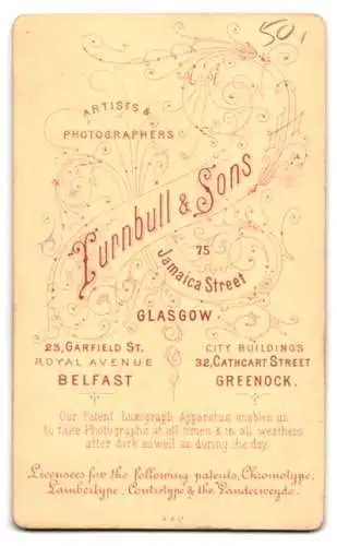 Fotografie Turnbull & Sons, Glasgow, 75 Jamaica Street, Porträt eines sitzenden Mannes mit Bart